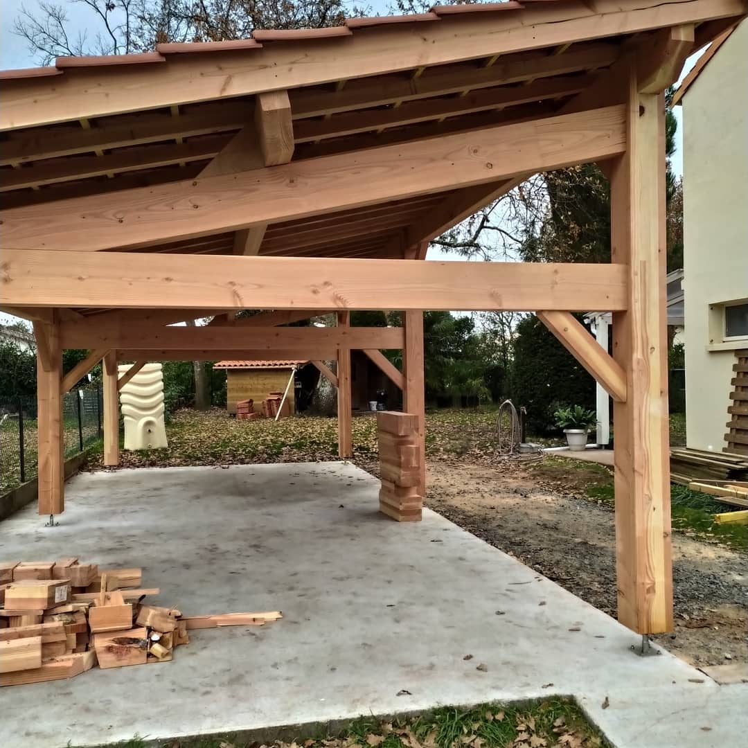 Structure charpente bois pour abri voiture