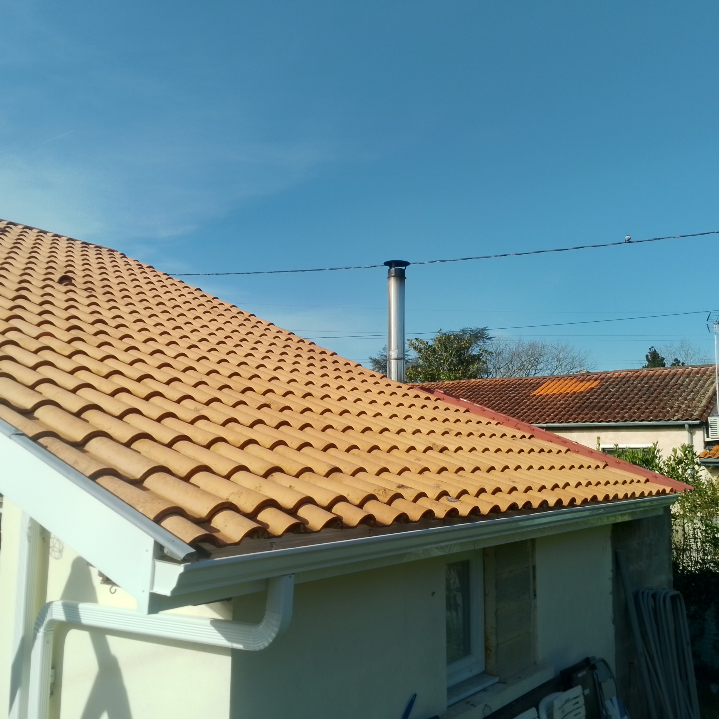 Pose de gouttières neuves en zinc