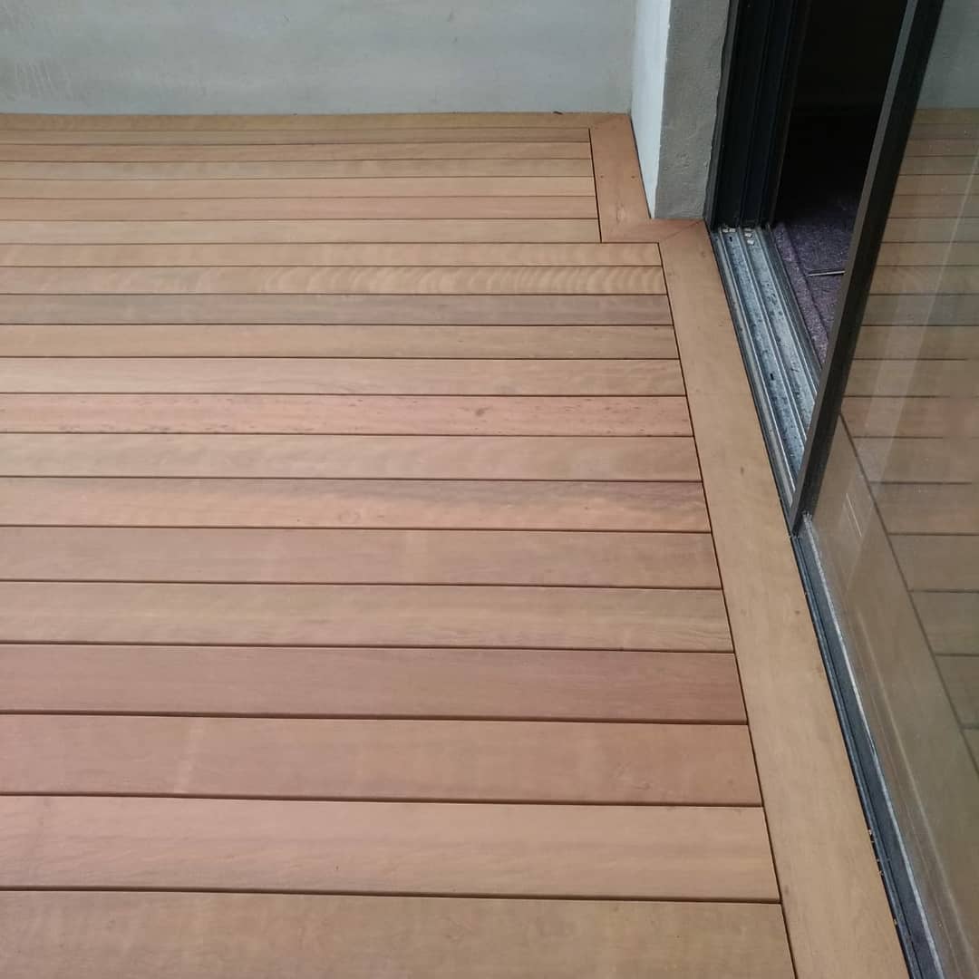 Aménagement de patio en bois exotique